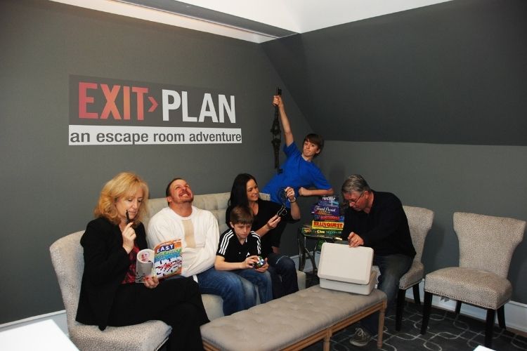 Looking for a fun activity? Then gather your friends and family and head to an escape room.